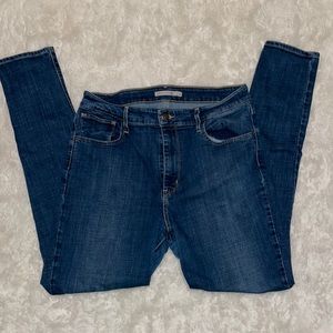 EUC Levi 721 women’s jeans. Size 32💙